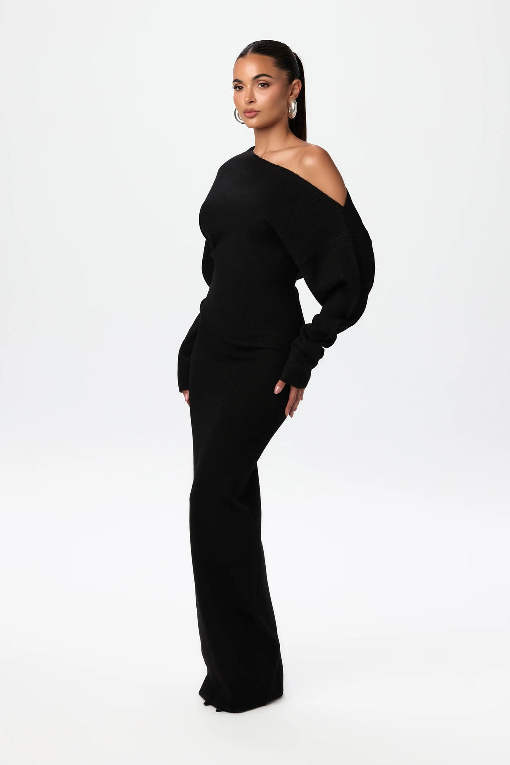 Isabelle | Chic Off-Shoulder Knit Maxi Winter Dress