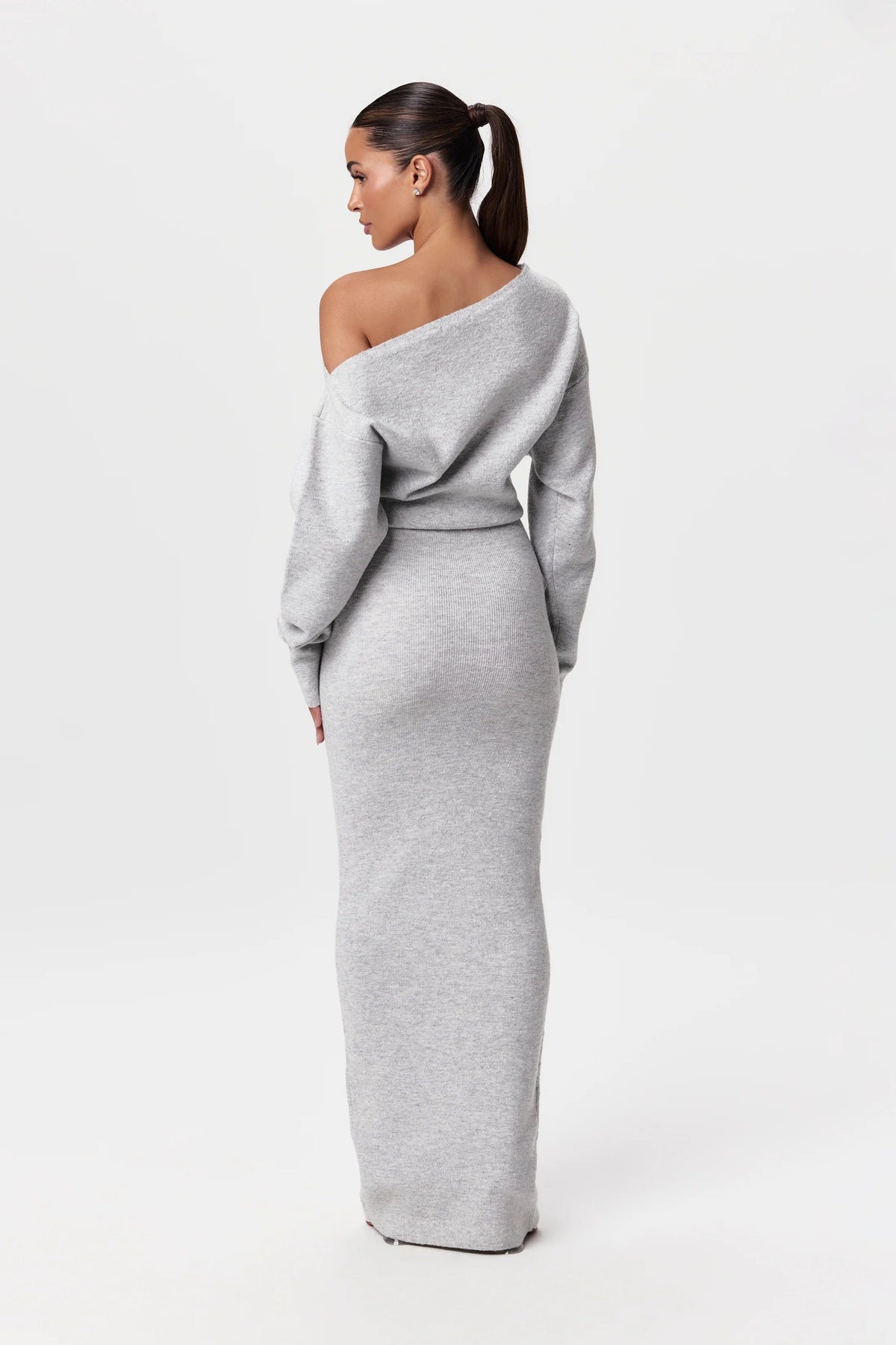 Isabelle | Chic Off-Shoulder Knit Maxi Winter Dress
