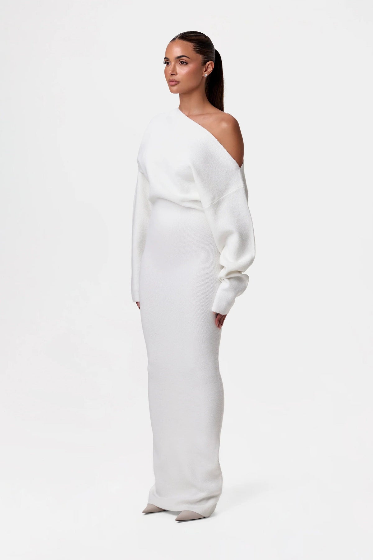 Isabelle | Chic Off-Shoulder Knit Maxi Winter Dress
