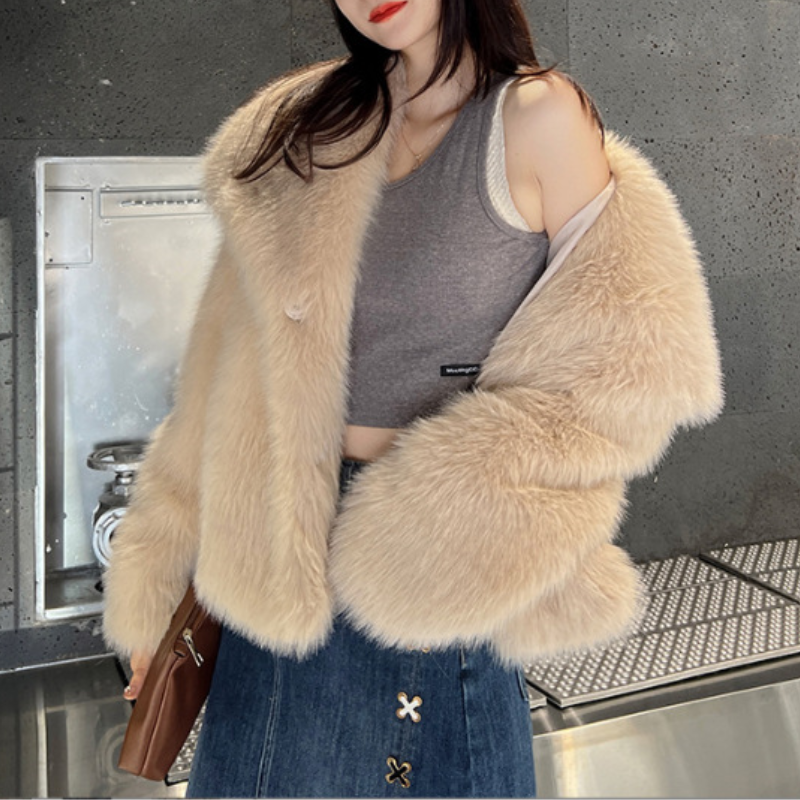 Matilda | Sophisticated Cropped Lapel Winter Coat