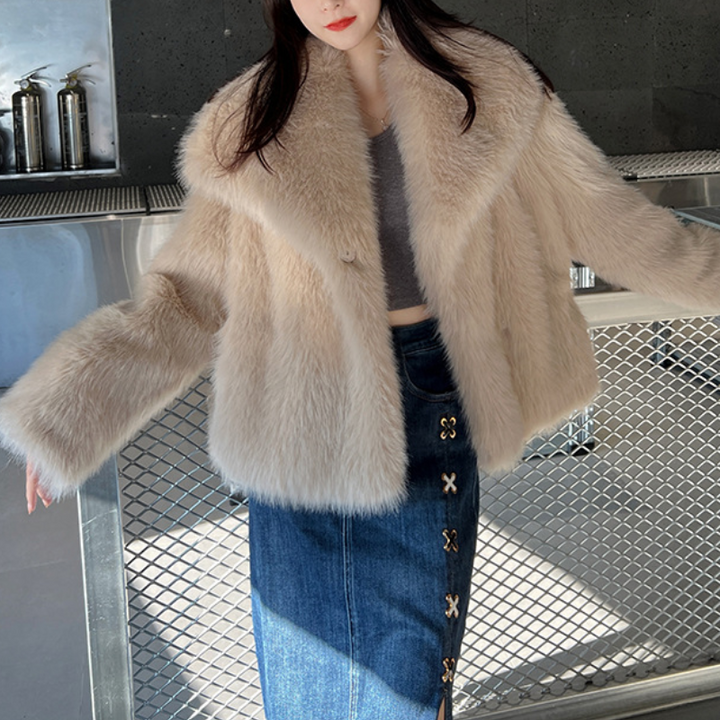 Matilda | Sophisticated Cropped Lapel Winter Coat