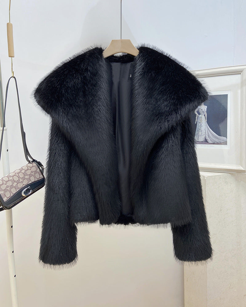 Matilda | Sophisticated Cropped Lapel Winter Coat