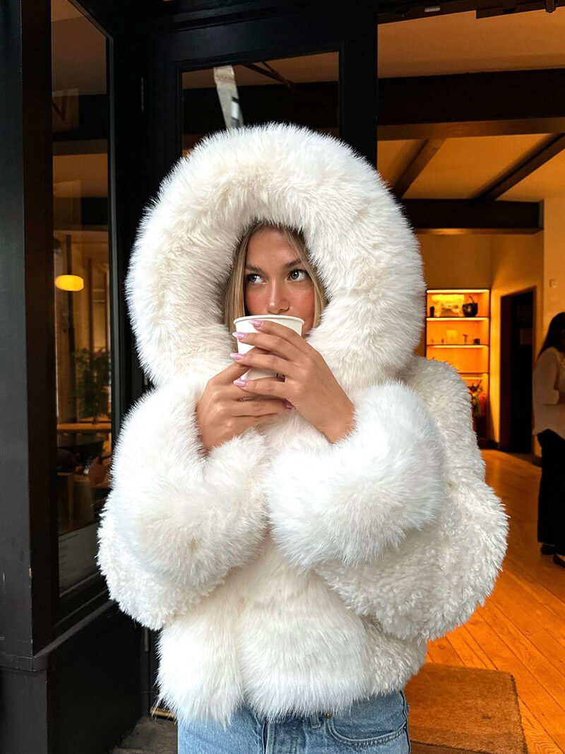 Poppy | Classic Oversized Hooded Fur Jacket